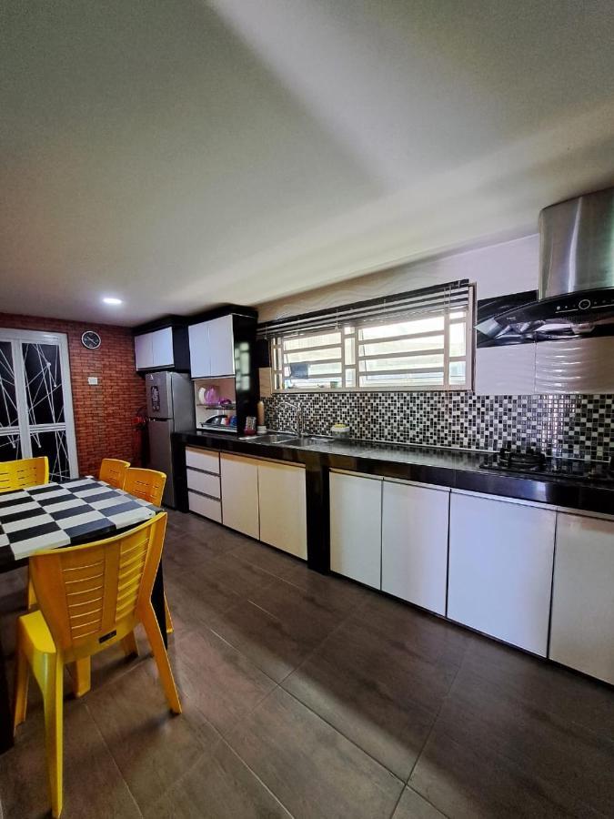Rayyan Ashraf Homestay โกตาบารู ภายนอก รูปภาพ